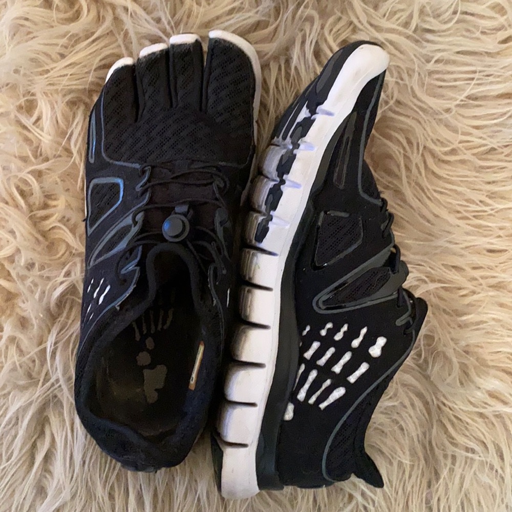 Fila women’s toe shoes size 6 1/2
